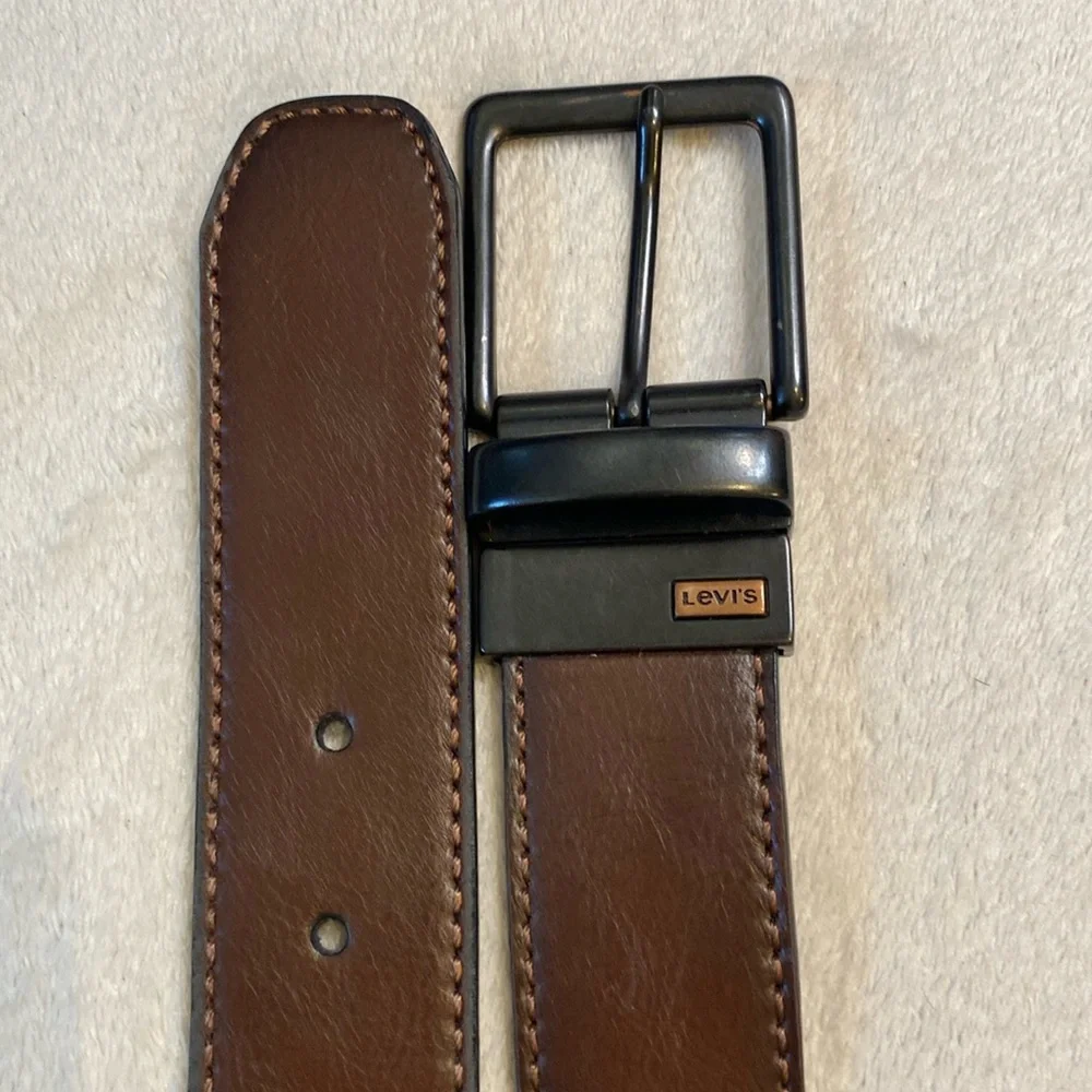 Levi’s brown/black reversible men’s belt Sz M 34-36